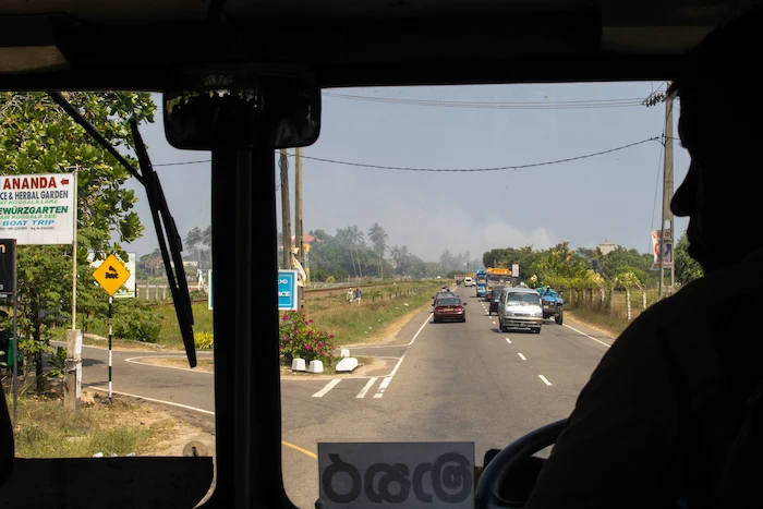 Go by bus from habaraduwa to galle